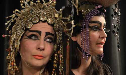 1001 éjszakai meséi - a könyv pikáns meséiből olvas felKrasznahorkai Ágnes és Miklusicsák Aliz