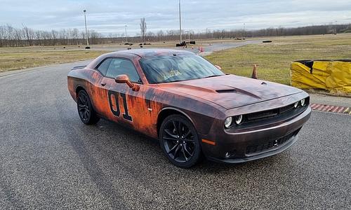 DODGE CHALLENGER Élményvezetés