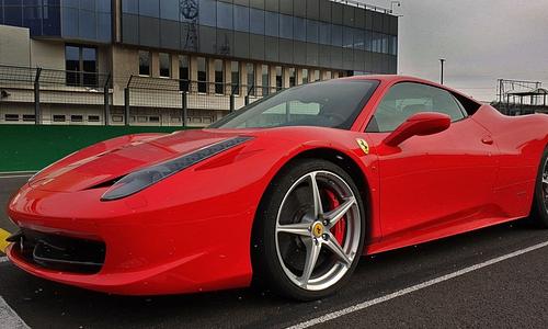 FERRARI 458 ITALIA élményvezetés