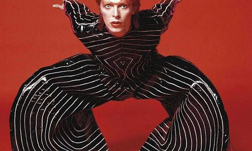 David Bowie arcai - VÁRkert Mozi
